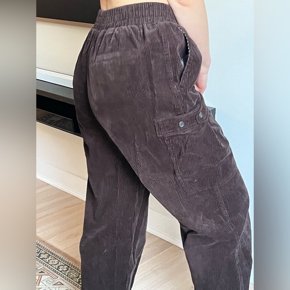 Urban Outfitters Corduroy Balloon Pants. US size S - Picture 2 of 4
